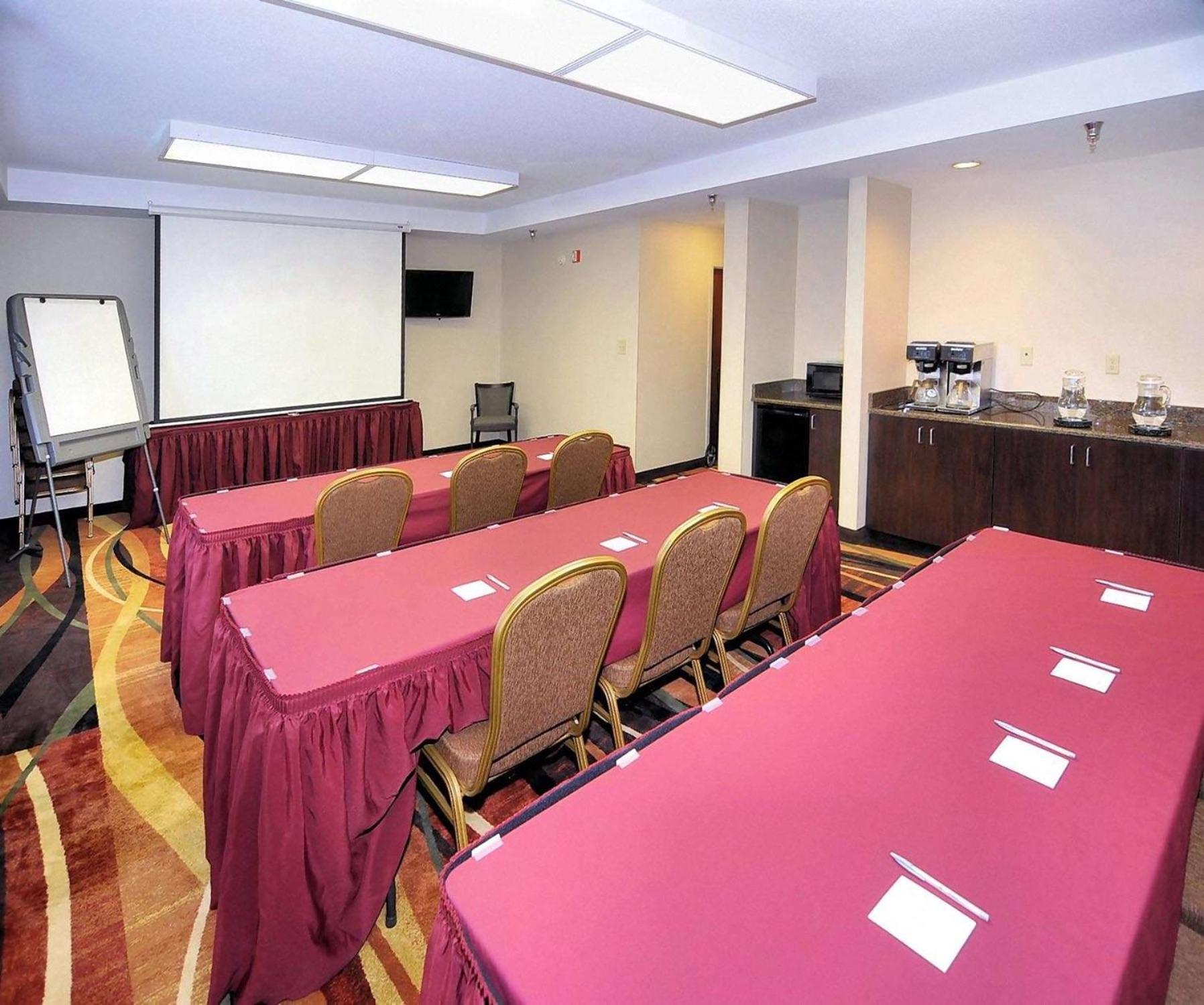 Hampton Hotel 3*